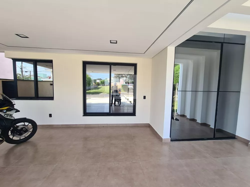 Casa de Condomínio à venda com 3 quartos, 225m² - Foto 3