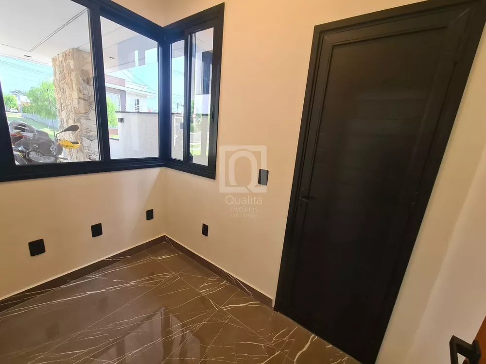 Casa de Condomínio à venda com 3 quartos, 225m² - Foto 2