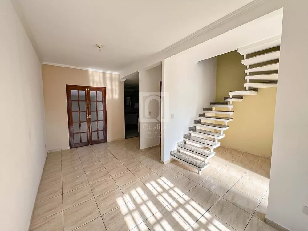 Casa de Condomínio à venda com 3 quartos, 125m² - Foto 1