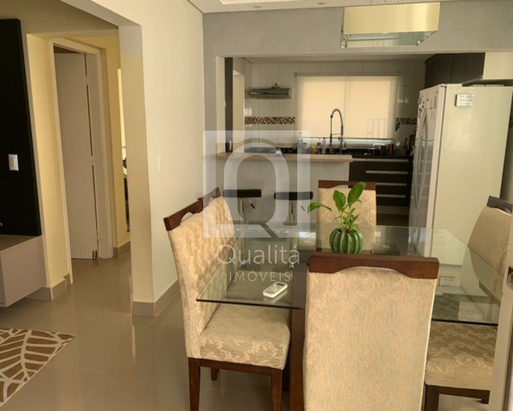 Casa à venda com 3 quartos, 250m² - Foto 1