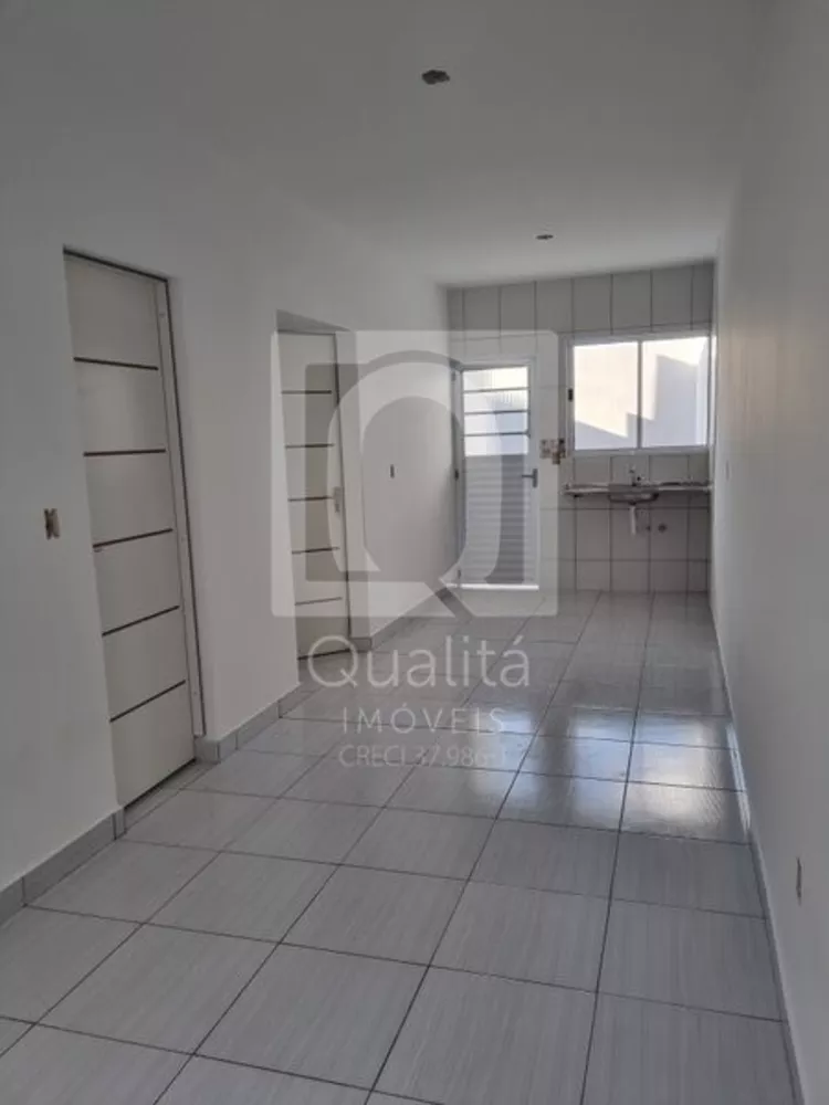 Casa à venda com 2 quartos, 49m² - Foto 4