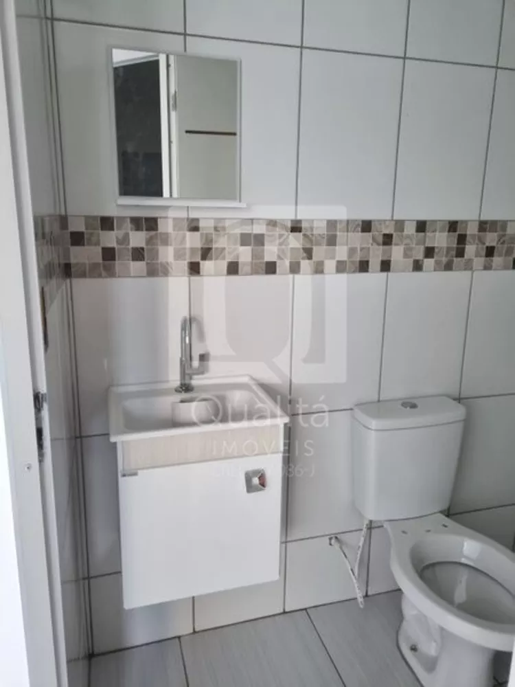 Casa à venda com 2 quartos, 49m² - Foto 1