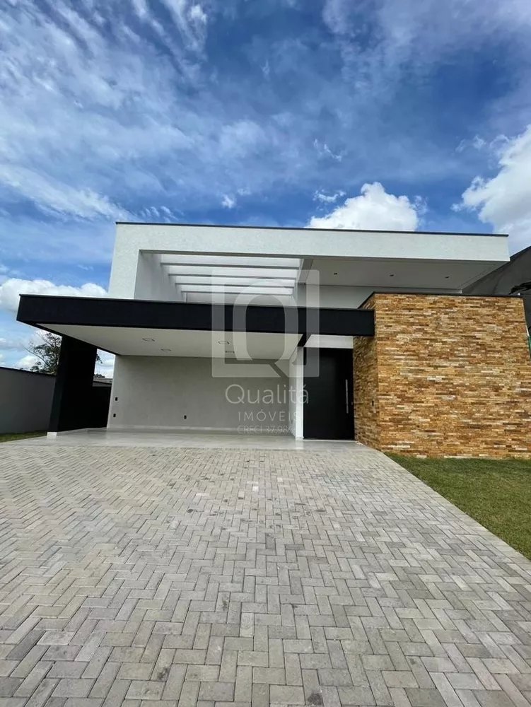 Casa de Condomínio à venda com 3 quartos, 240m² - Foto 1