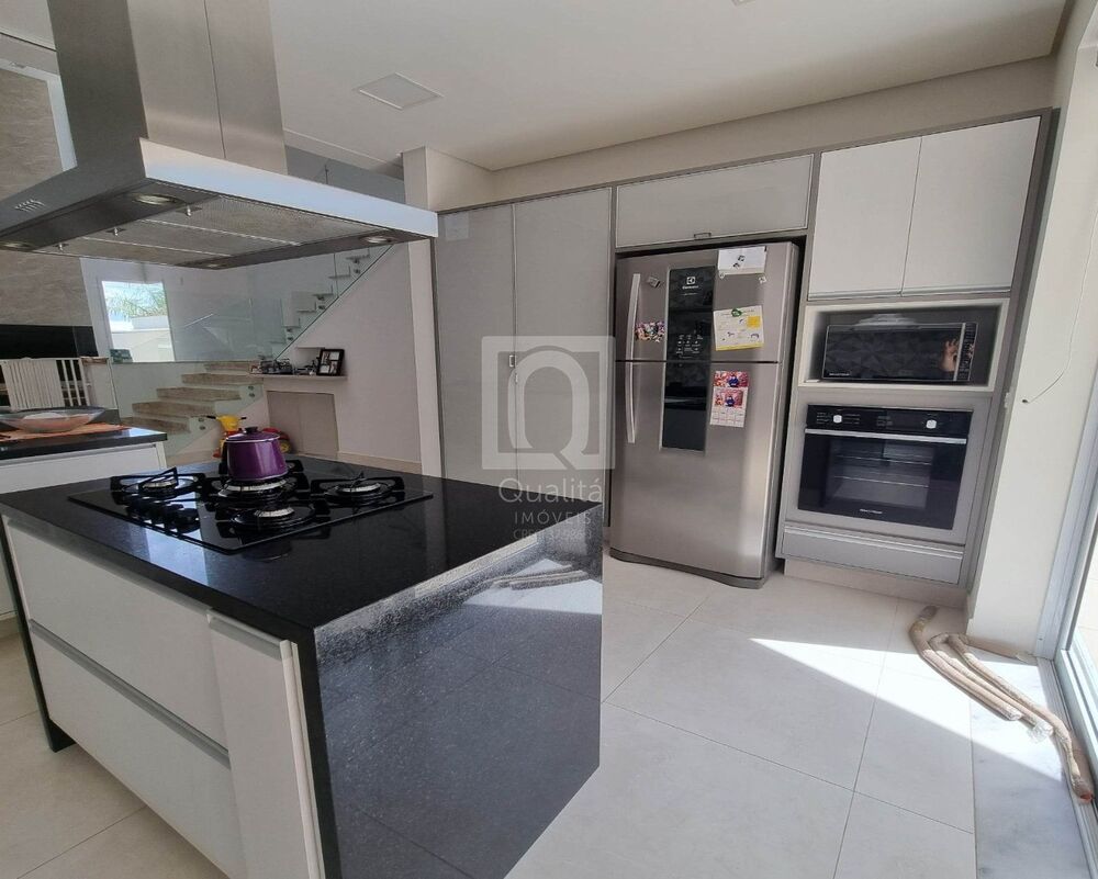 Casa de Condomínio à venda com 3 quartos, 321m² - Foto 1