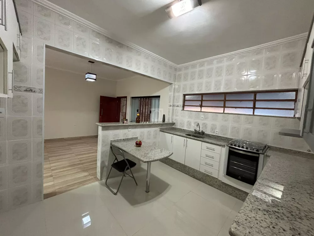 Casa à venda com 2 quartos, 161m² - Foto 4