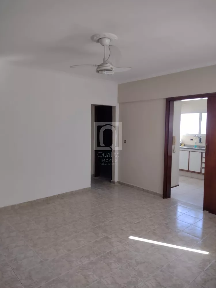 Apartamento à venda com 2 quartos, 65m² - Foto 2