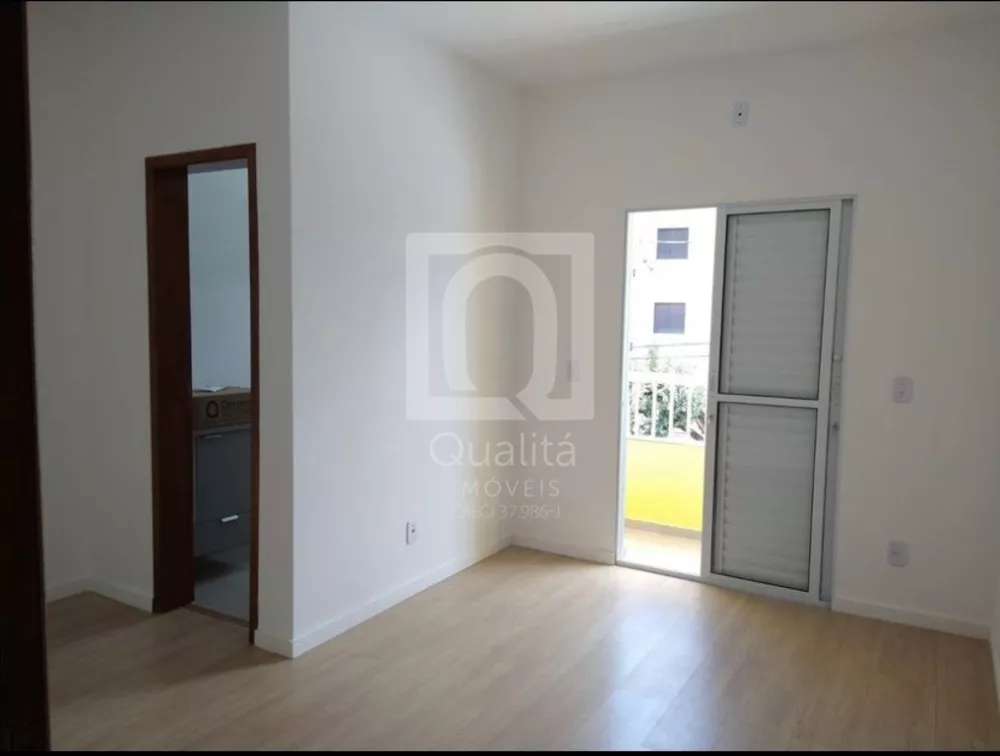 Sobrado à venda com 3 quartos, 195m² - Foto 1