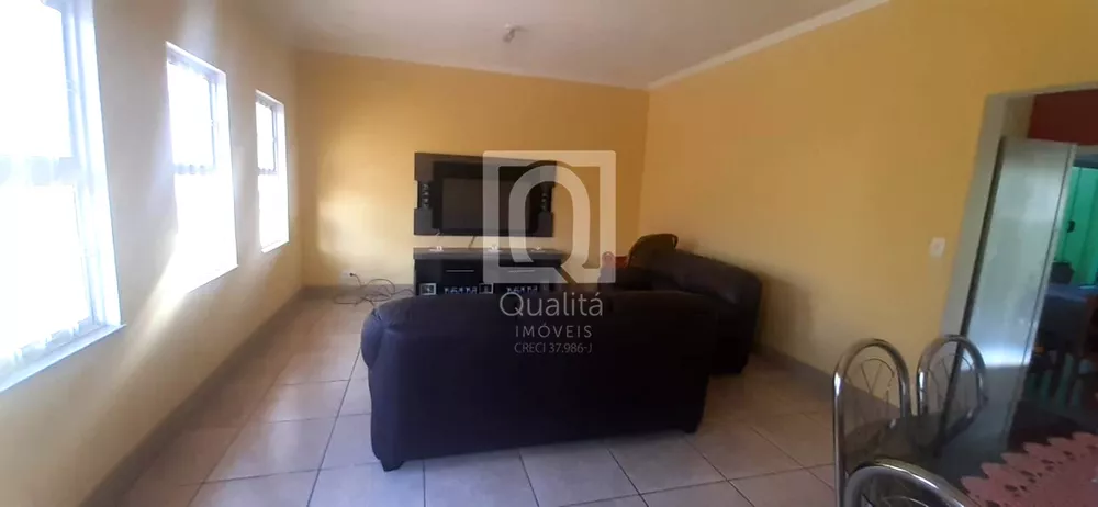 Casa à venda com 3 quartos, 250m² - Foto 1