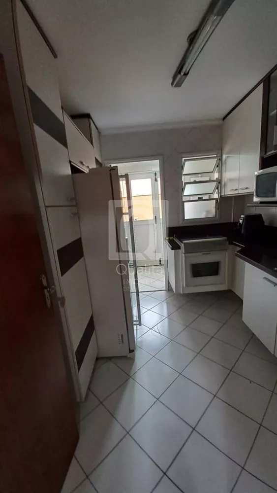 Apartamento à venda com 3 quartos, 130m² - Foto 3