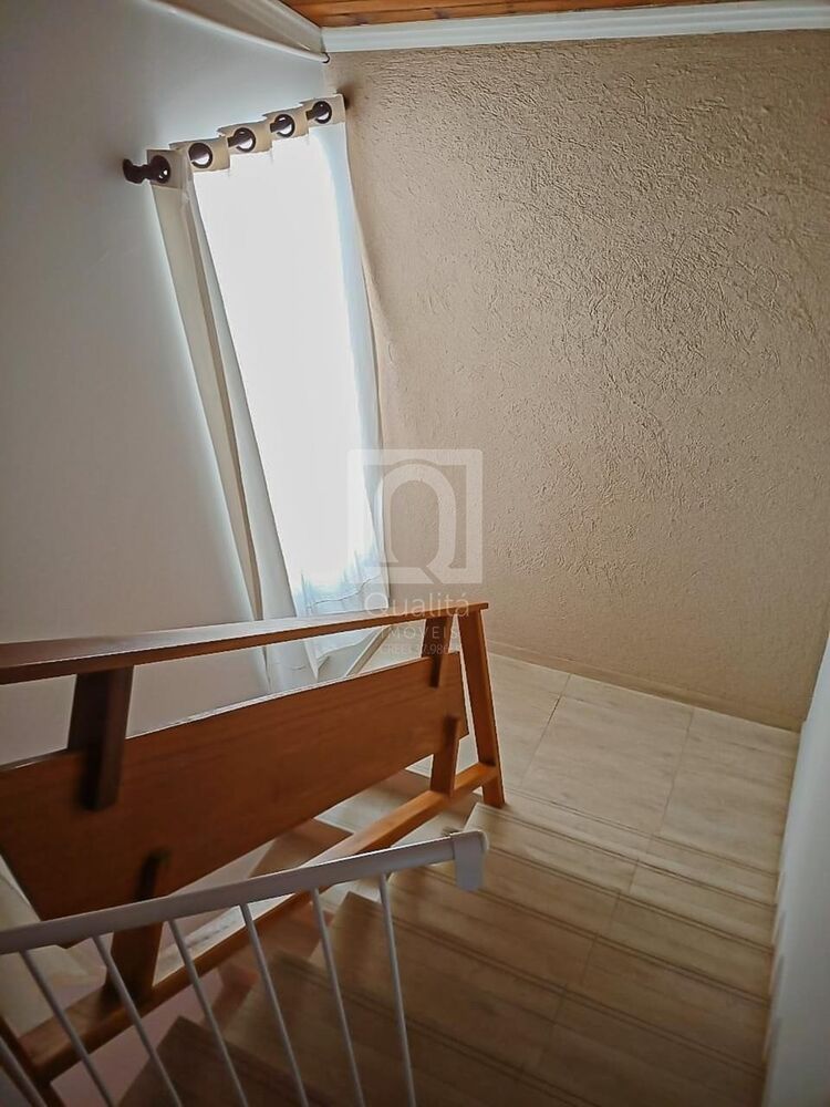 Sobrado à venda com 4 quartos, 190m² - Foto 1