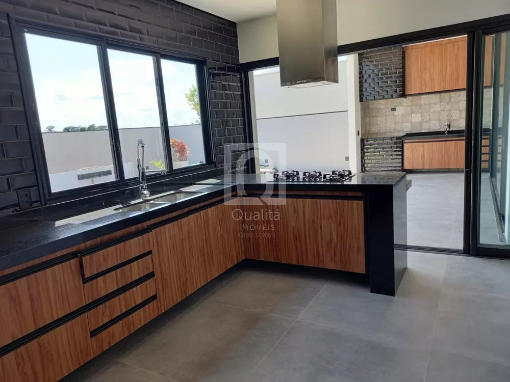 Casa de Condomínio à venda com 4 quartos, 300m² - Foto 3