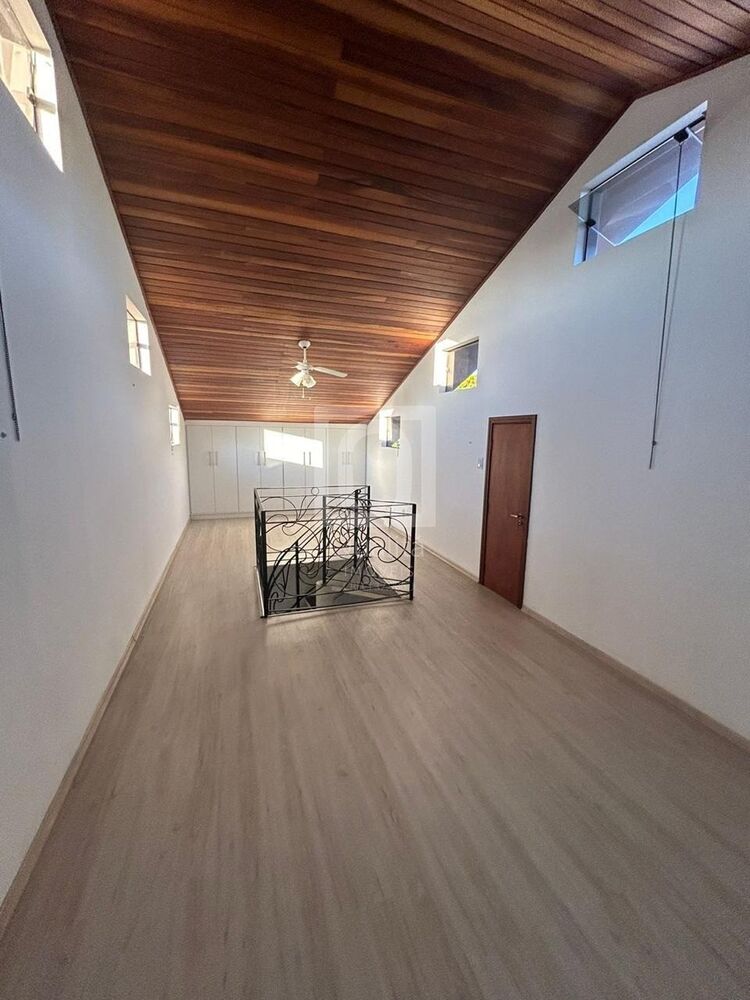 Casa de Condomínio à venda com 4 quartos, 360m² - Foto 5