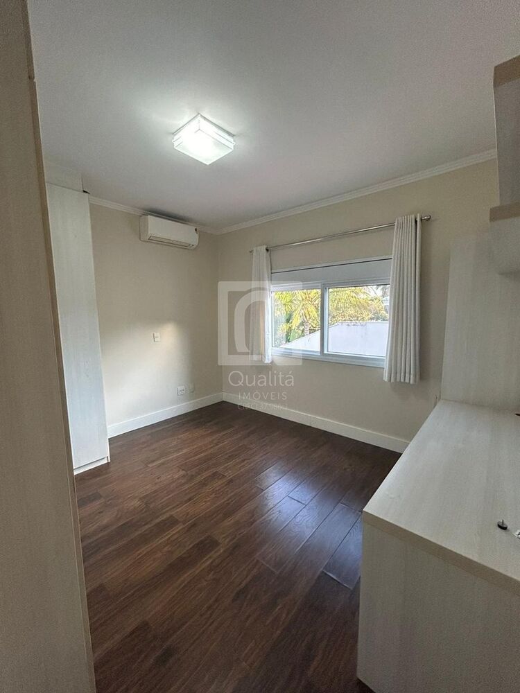 Casa de Condomínio à venda com 4 quartos, 360m² - Foto 4