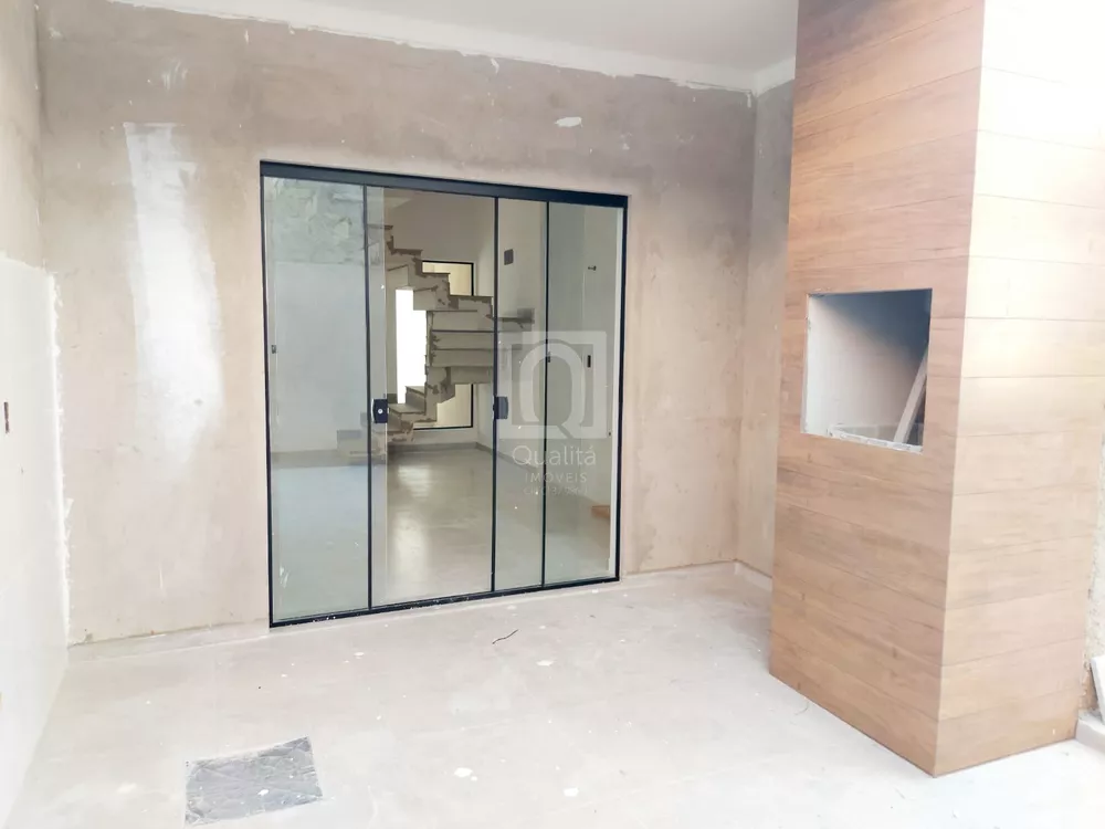 Sobrado à venda com 2 quartos, 100m² - Foto 1