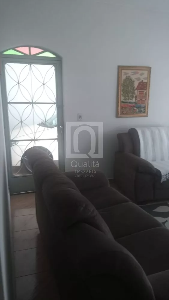 Casa à venda com 2 quartos, 121m² - Foto 2