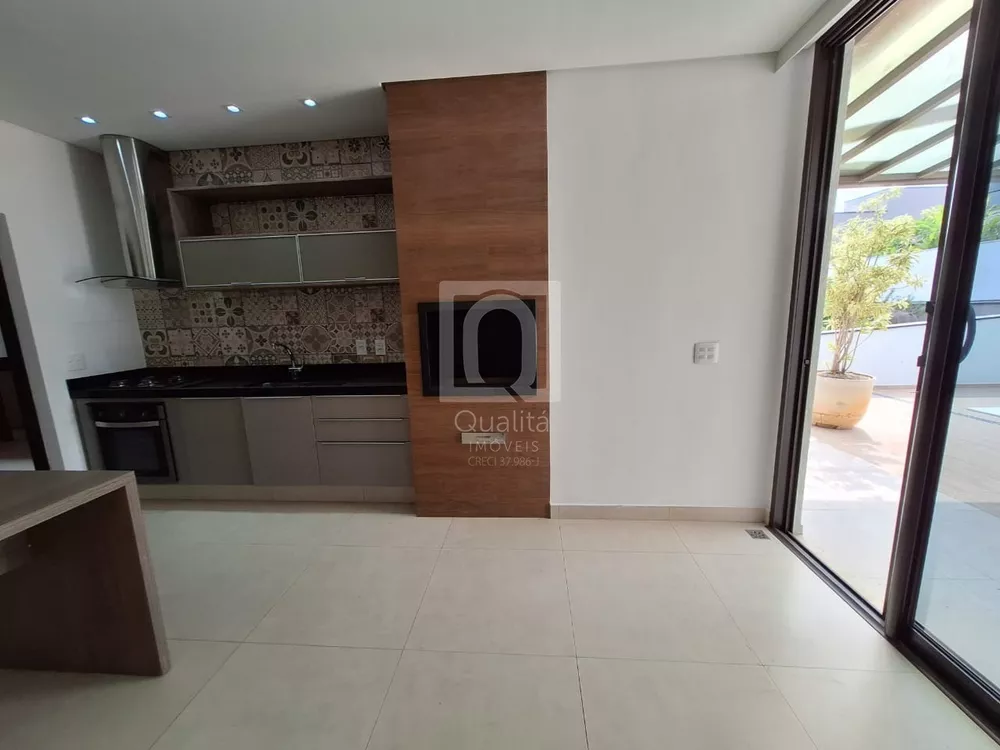 Casa de Condomínio à venda com 4 quartos, 323m² - Foto 3