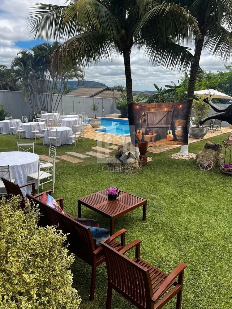 Chácara, 3 quartos, 1050 m² - Foto 1
