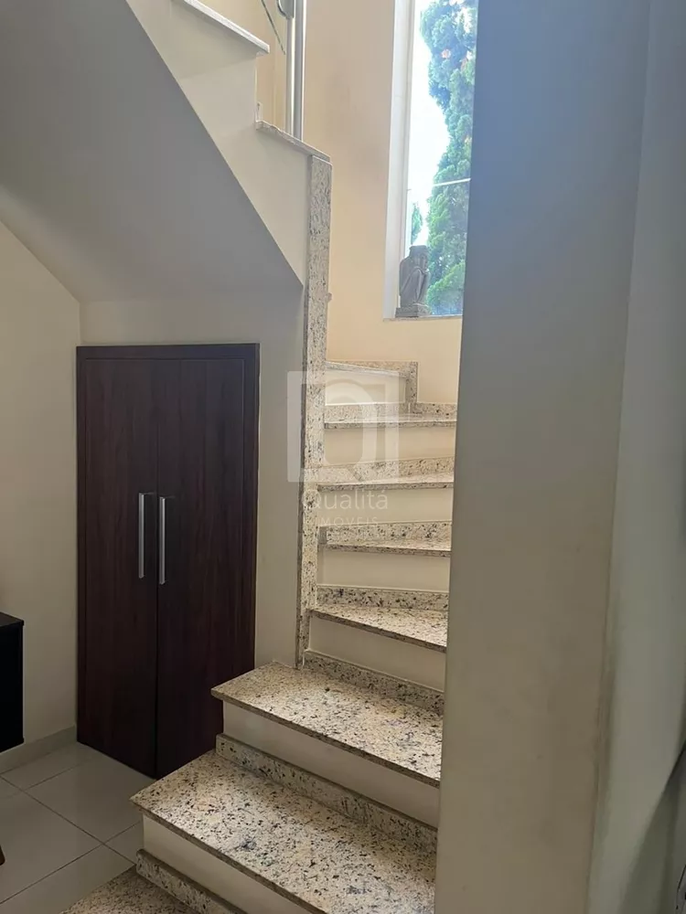 Casa de Condomínio à venda com 4 quartos, 280m² - Foto 3