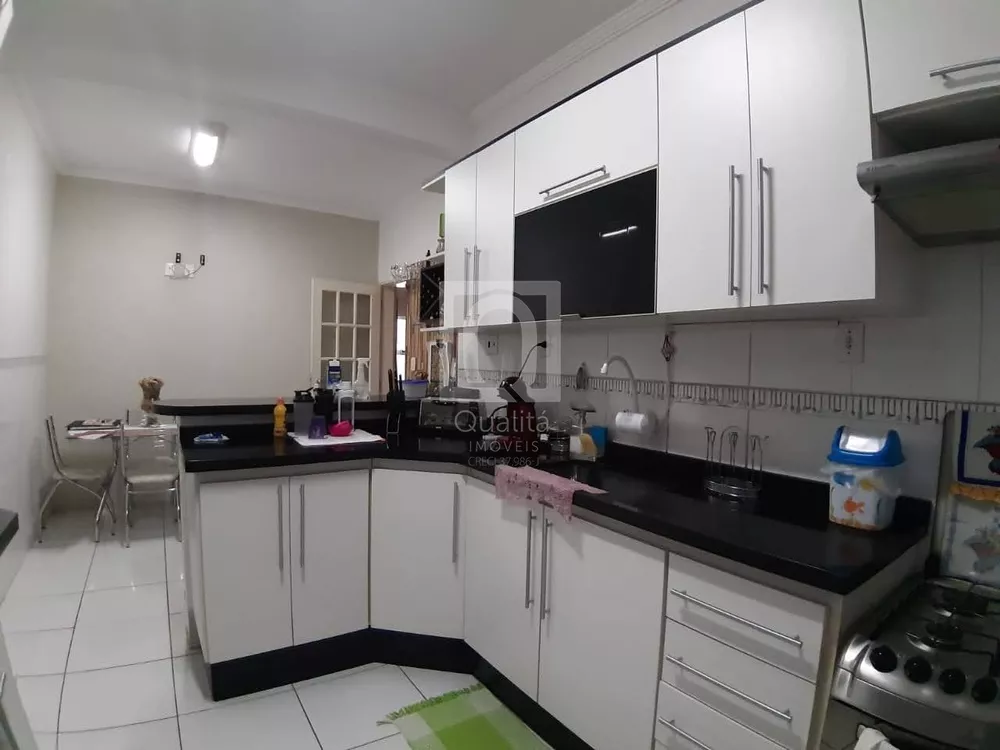 Casa à venda com 2 quartos, 250m² - Foto 4