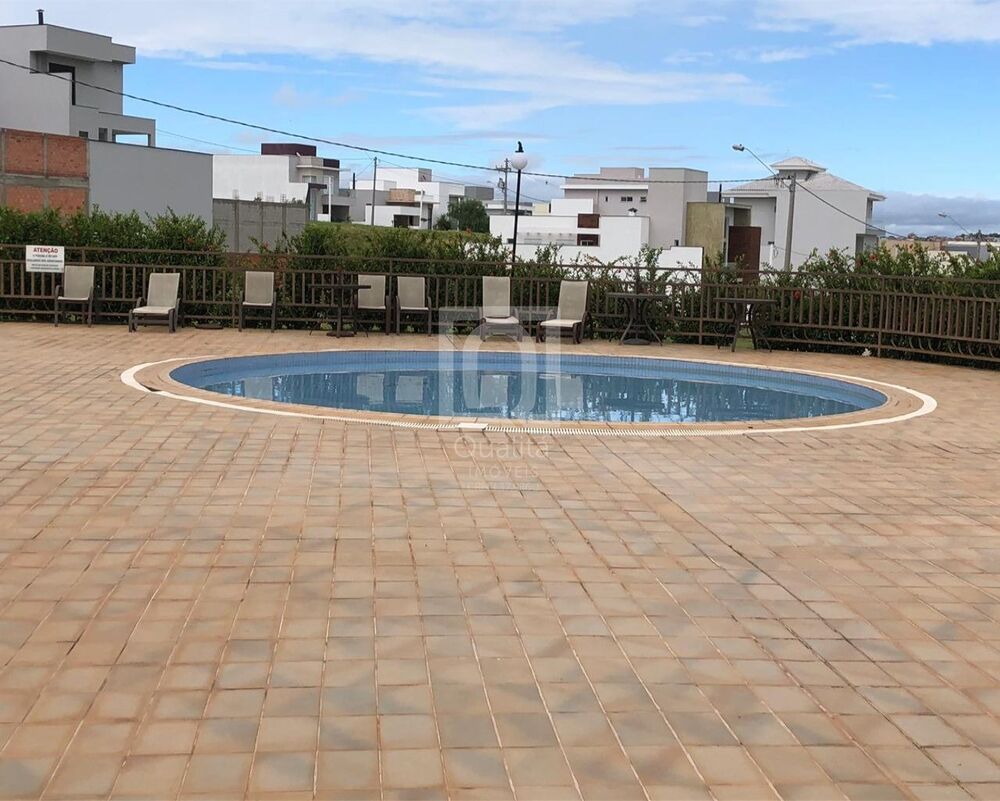 Casa de Condomínio à venda com 3 quartos, 220m² - Foto 2