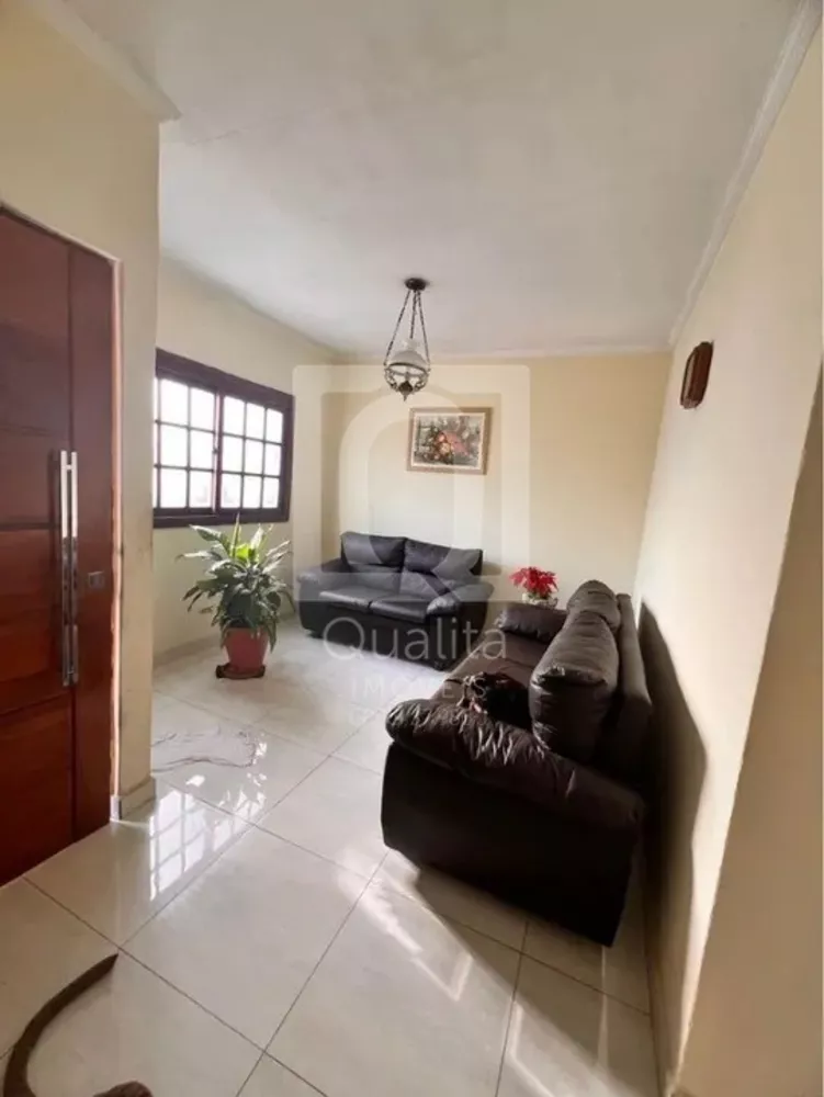 Casa à venda com 3 quartos, 140m² - Foto 1