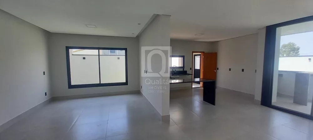 Casa de Condomínio à venda com 3 quartos, 250m² - Foto 4