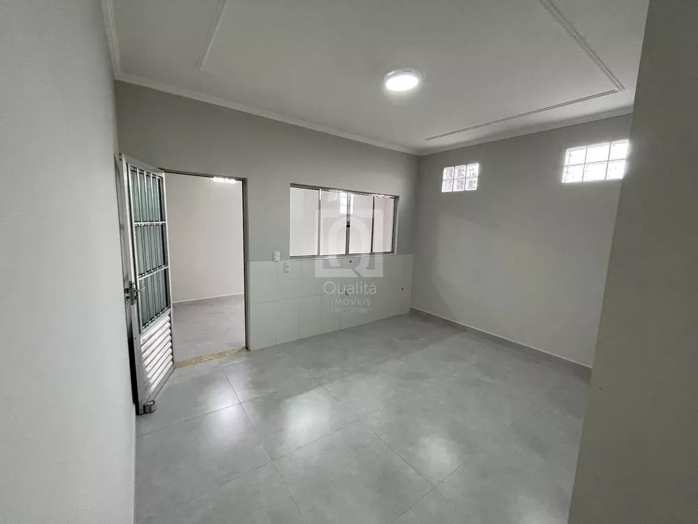 Casa à venda com 3 quartos, 128m² - Foto 3