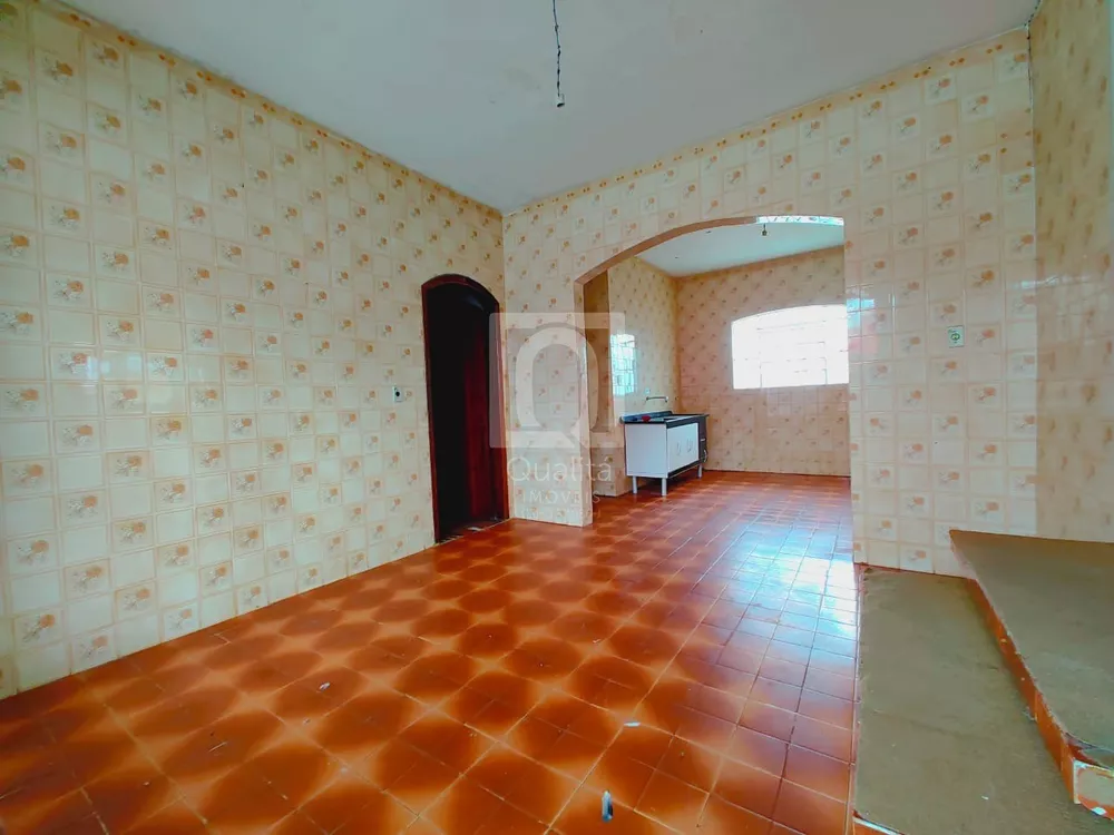 Casa à venda com 3 quartos, 961m² - Foto 2