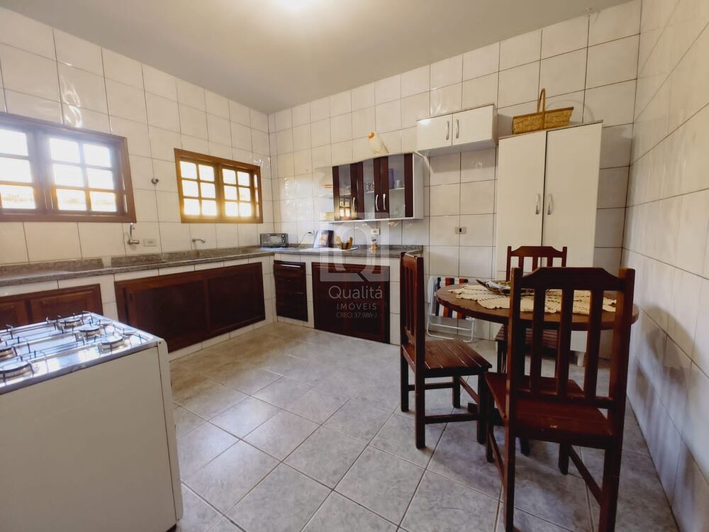 Chácara, 3 quartos, 580 m² - Foto 1