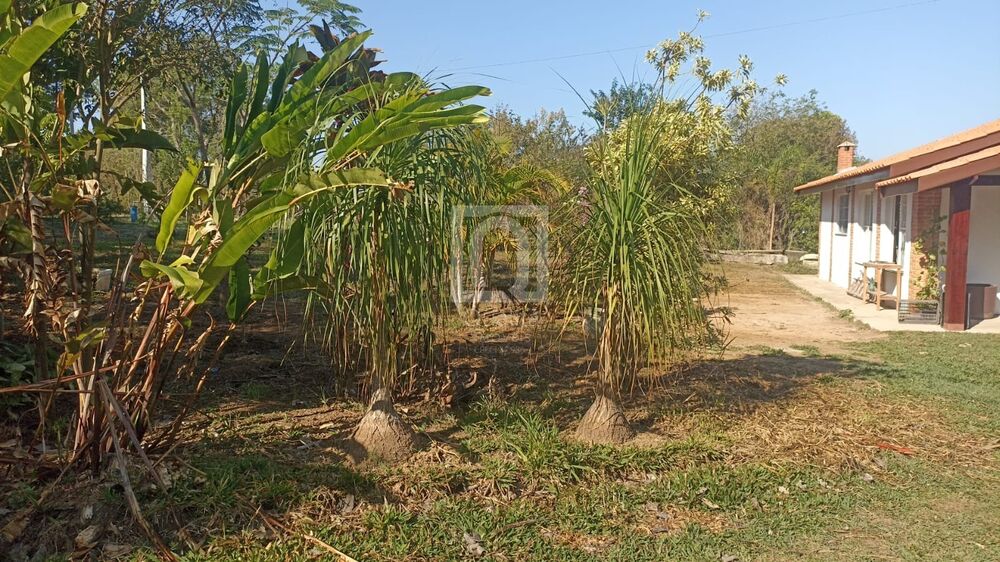 Chácara à venda com 3 quartos, 215m² - Foto 4