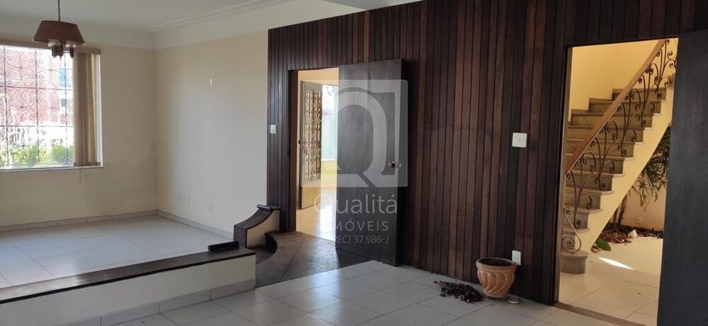 Sobrado à venda com 4 quartos, 600m² - Foto 2