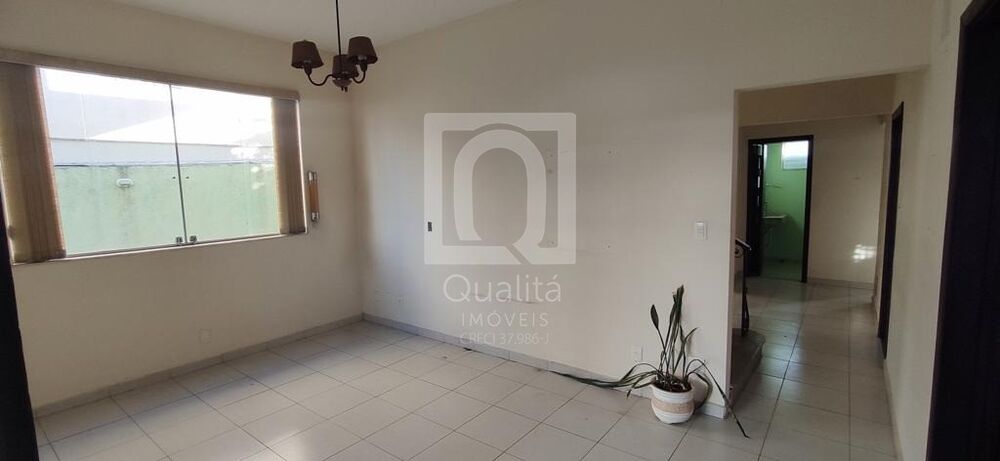 Sobrado à venda com 4 quartos, 600m² - Foto 1