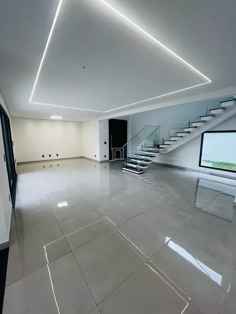 Casa de Condomínio à venda com 3 quartos, 405m² - Foto 2