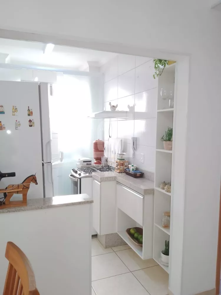 Apartamento à venda com 2 quartos, 49m² - Foto 4