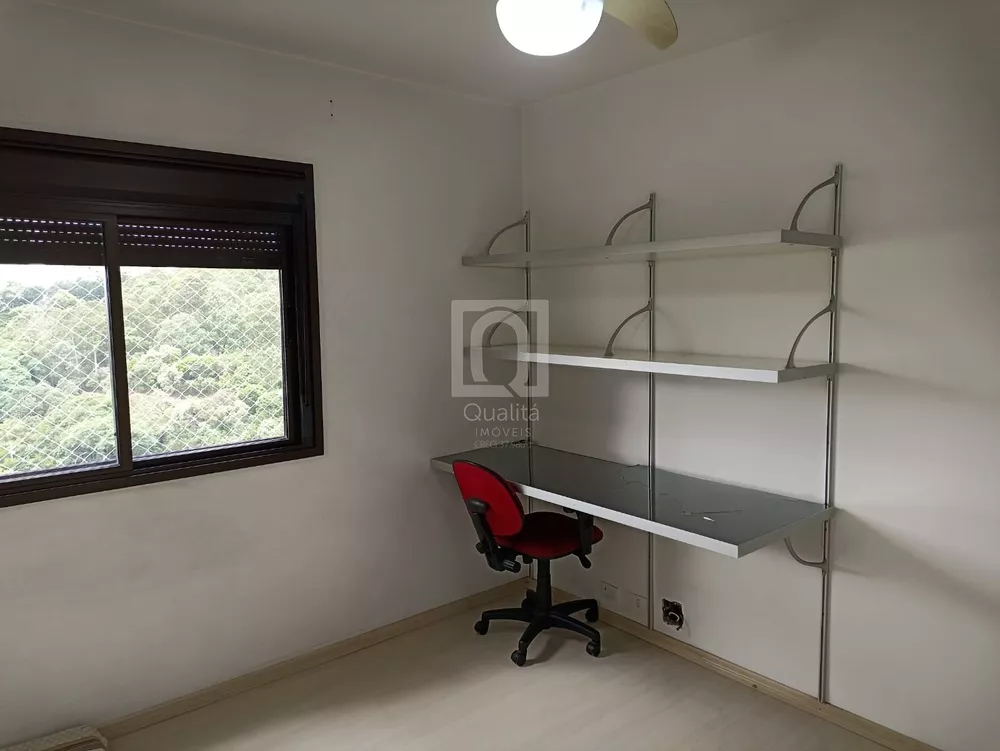 Apartamento à venda com 4 quartos, 196m² - Foto 17