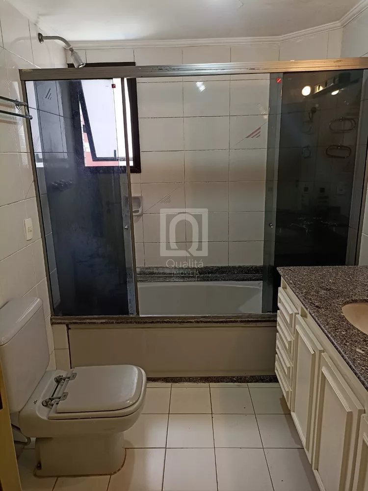 Apartamento à venda com 4 quartos, 196m² - Foto 18