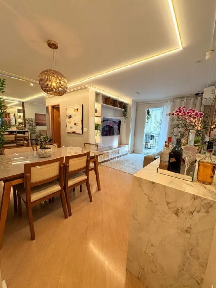 Apartamento à venda com 2 quartos, 80m² - Foto 2