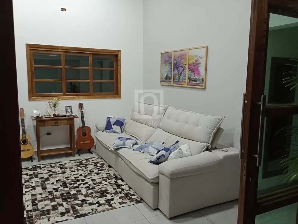 Casa à venda com 3 quartos, 300m² - Foto 2