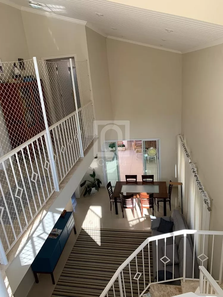 Casa de Condomínio à venda com 3 quartos, 246m² - Foto 2