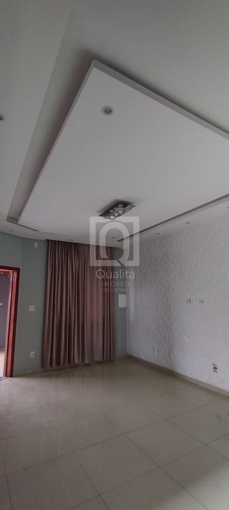 Casa à venda com 3 quartos, 210m² - Foto 3