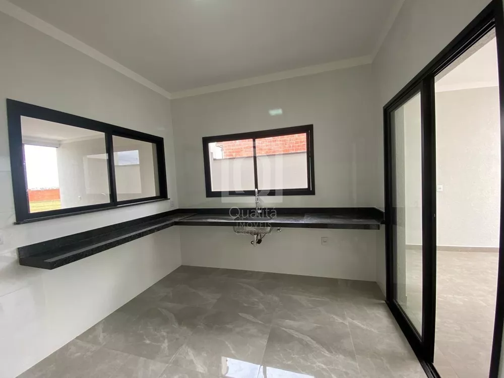 Casa de Condomínio à venda com 3 quartos, 200m² - Foto 2