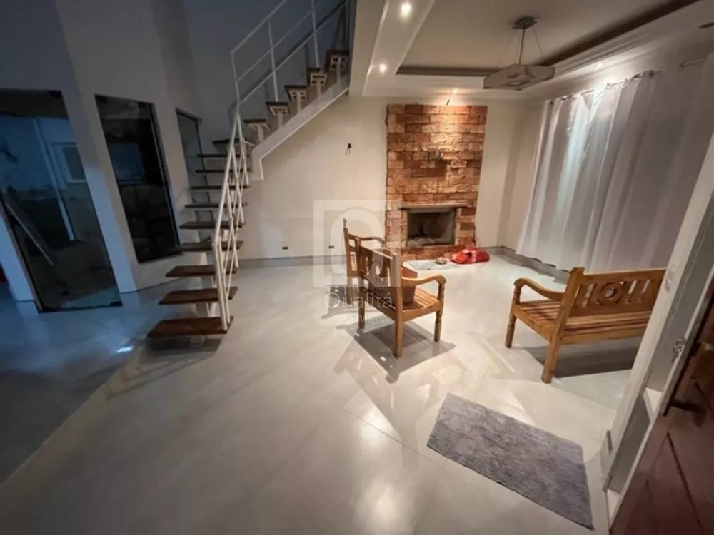 Casa de Condomínio à venda com 4 quartos, 320m² - Foto 2