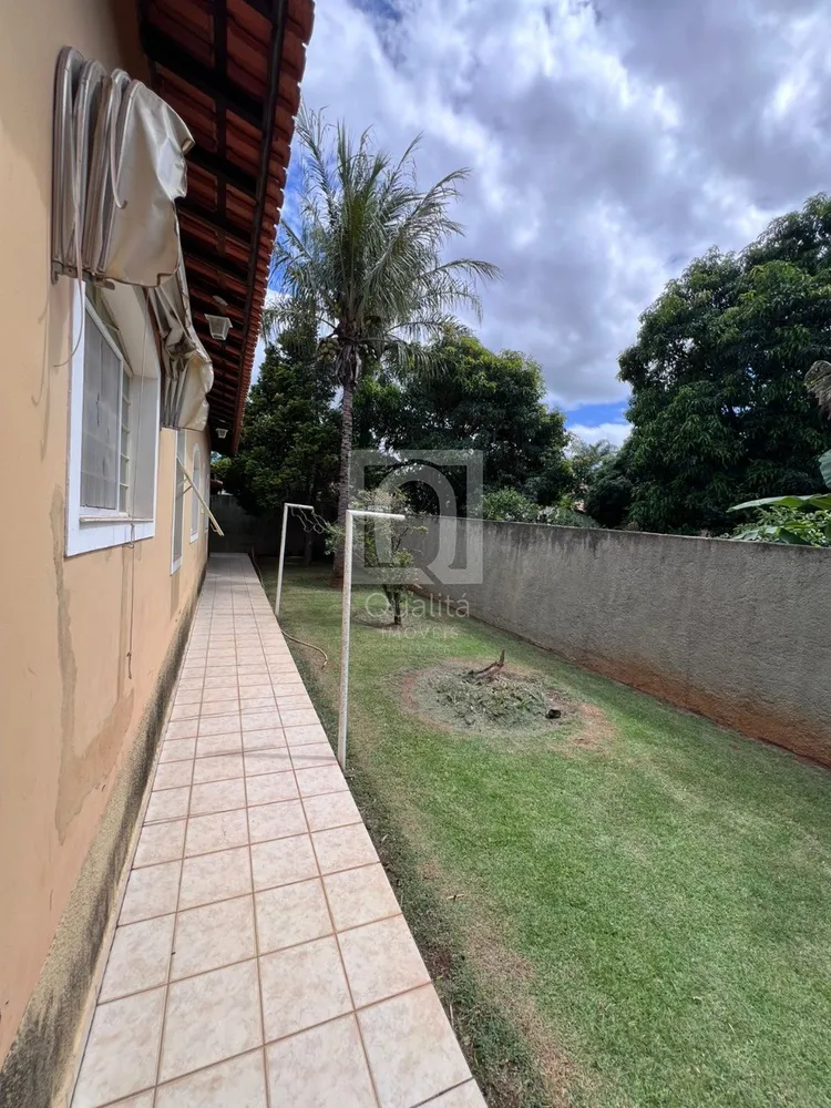 Chácara, 3 quartos, 1260 m² - Foto 1