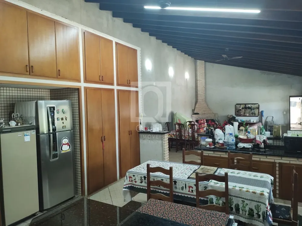Chácara, 2 quartos, 2030 m² - Foto 1