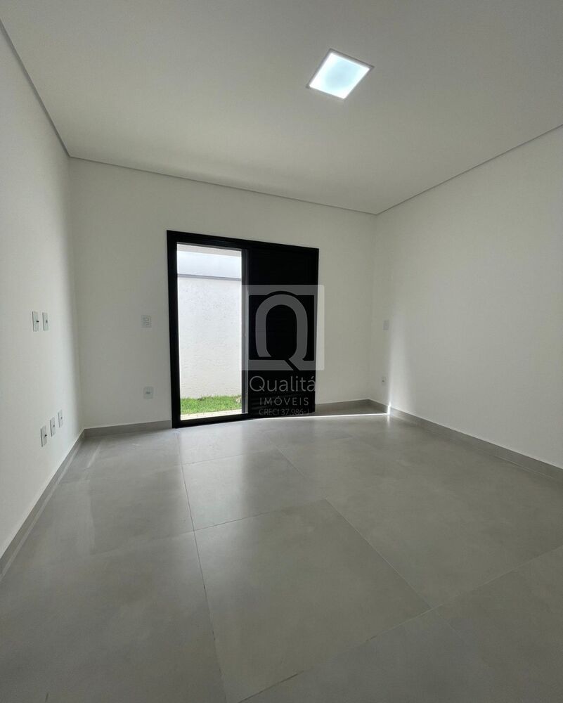 Casa de Condomínio à venda com 3 quartos, 240m² - Foto 3