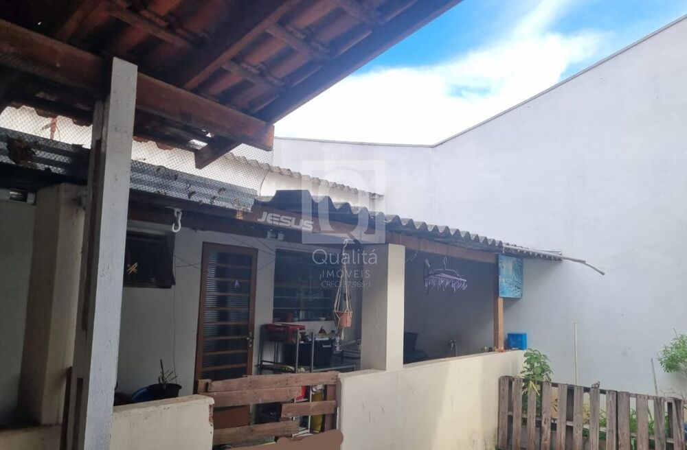 Casa à venda com 2 quartos, 200m² - Foto 6