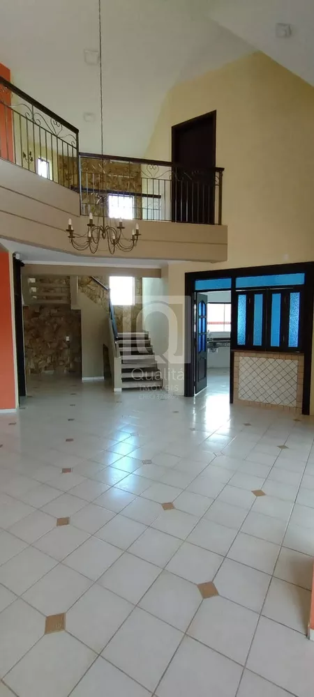 Casa à venda com 4 quartos, 560m² - Foto 2