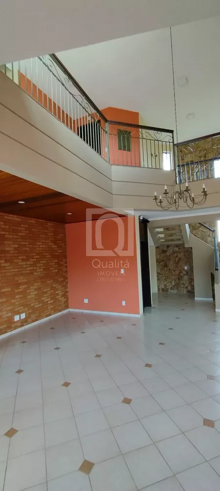 Casa à venda com 4 quartos, 560m² - Foto 3