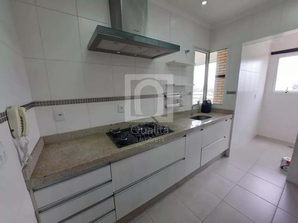 Apartamento à venda com 2 quartos, 70m² - Foto 3