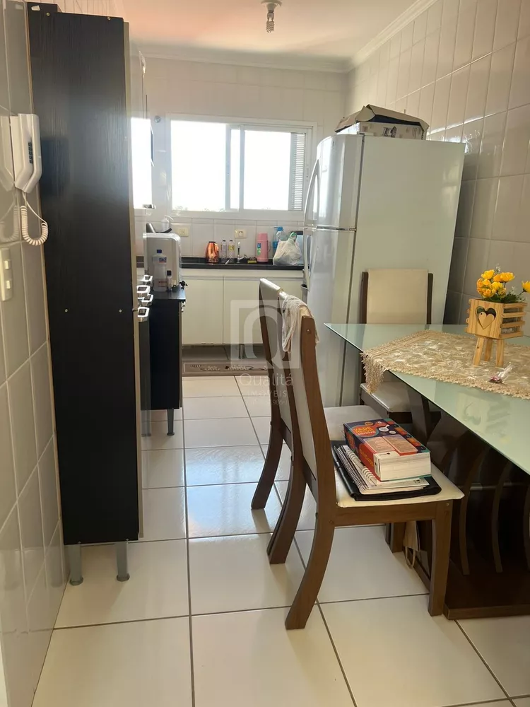 Apartamento à venda com 2 quartos, 67m² - Foto 3